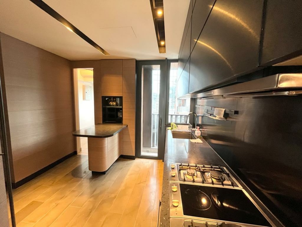 https://img.propertyraptor.com/cdn-cgi/imagedelivery/KD5bF_AFL0JDTbKLWF7z9g/ap8/ap8_001/hornet/prp/img/55a7c46d390da7768be76d7d20d8ea73-wtm.jpg/public