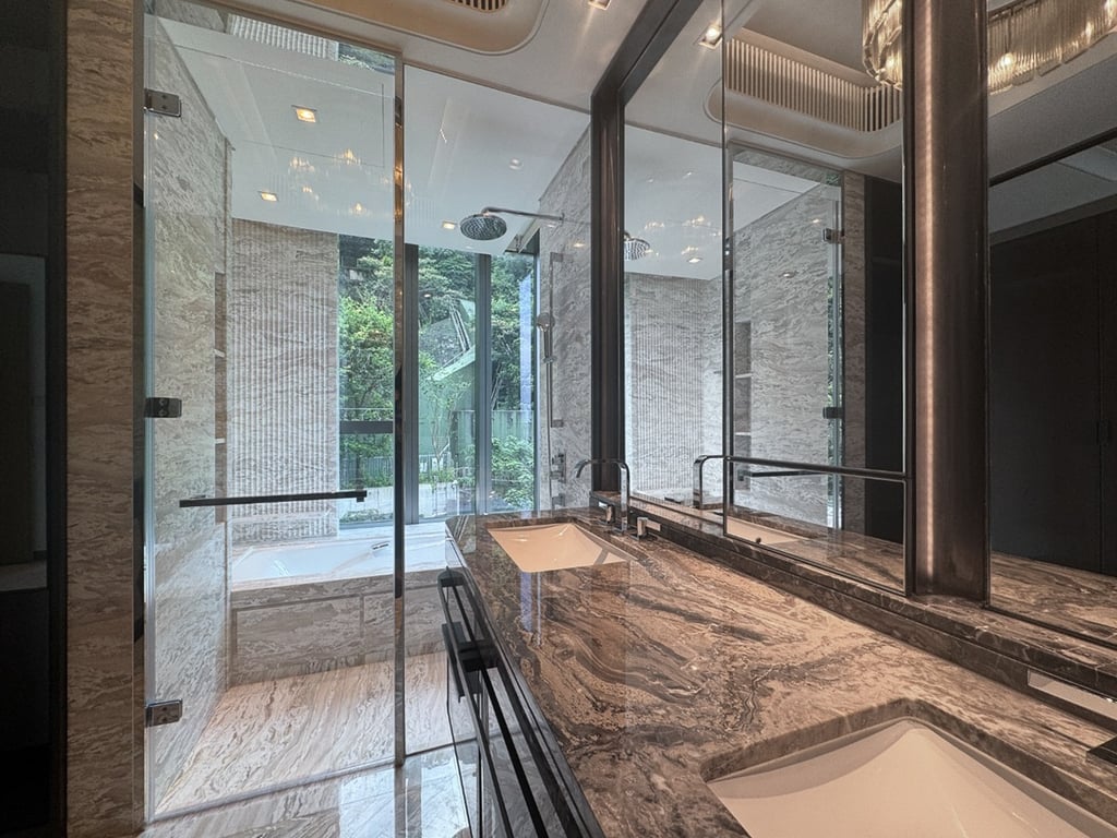 https://img.propertyraptor.com/cdn-cgi/imagedelivery/KD5bF_AFL0JDTbKLWF7z9g/ap8/ap8_001/hornet/prp/img/55abab2cc30fbc9f6b49ab8a977073da-wtm.jpg/public