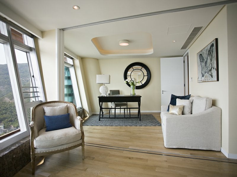 https://img.propertyraptor.com/cdn-cgi/imagedelivery/KD5bF_AFL0JDTbKLWF7z9g/ap8/ap8_001/hornet/prp/img/55d16af47acfd779b0173c99bc38fa20.jpg/public