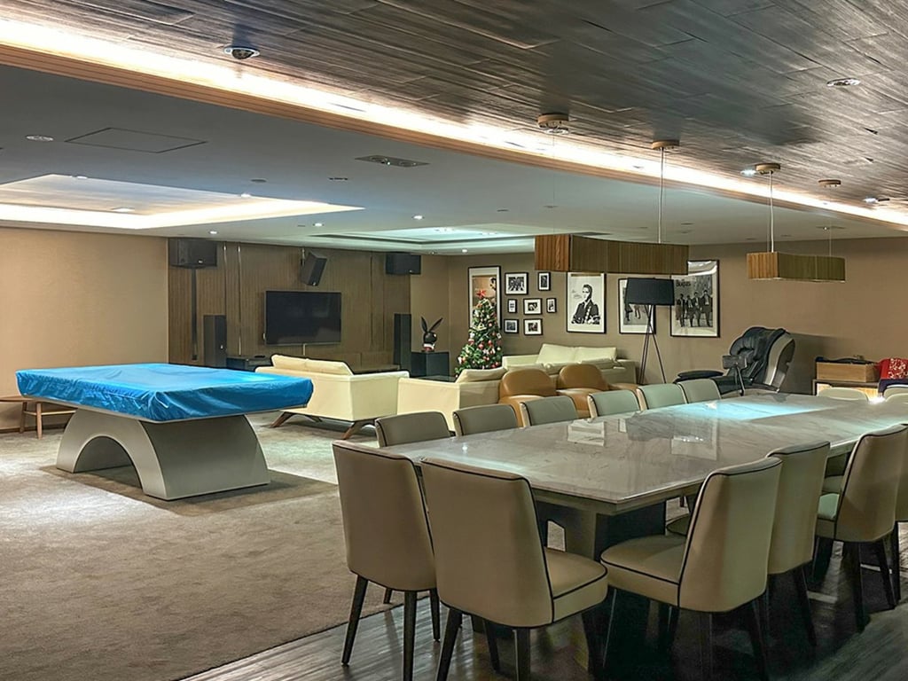 https://img.propertyraptor.com/cdn-cgi/imagedelivery/KD5bF_AFL0JDTbKLWF7z9g/ap8/ap8_001/hornet/prp/img/55dd14b00adbe185c37140ca19a34417.jpg/public