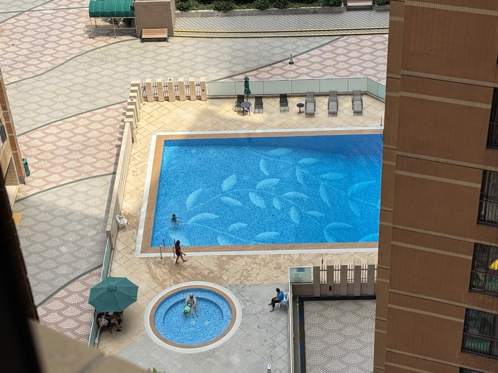 https://img.propertyraptor.com/cdn-cgi/imagedelivery/KD5bF_AFL0JDTbKLWF7z9g/ap8/ap8_001/hornet/prp/img/5602cbaea3fb3e078570d3b88e154a4c-wtm.jpg/public