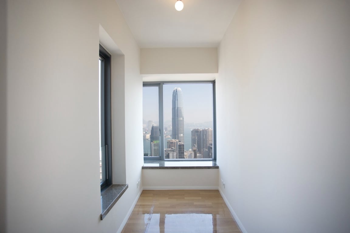 https://img.propertyraptor.com/cdn-cgi/imagedelivery/KD5bF_AFL0JDTbKLWF7z9g/ap8/ap8_001/hornet/prp/img/562b68d0f937c18ba7dfebc7cd684b04-wtm.jpg/public
