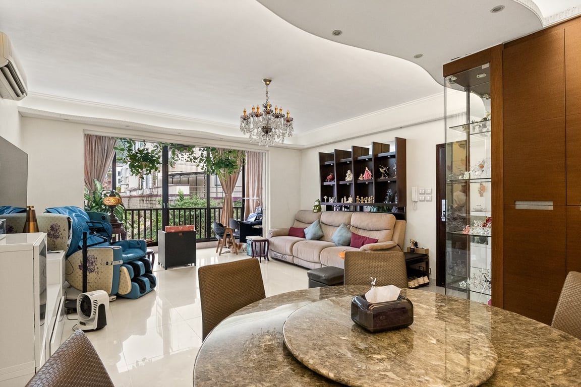 11 Broom Road
