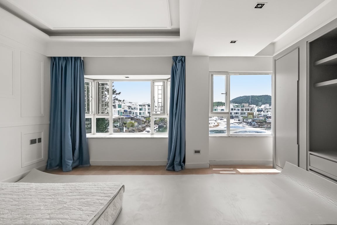 https://img.propertyraptor.com/cdn-cgi/imagedelivery/KD5bF_AFL0JDTbKLWF7z9g/ap8/ap8_001/hornet/prp/img/566dbd336fc8b1331eaf869344dff879-wtm.jpg/public