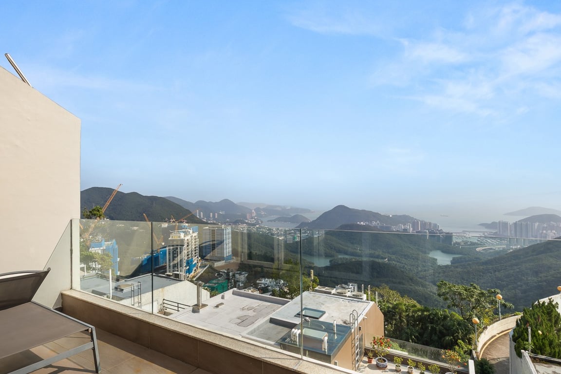 https://img.propertyraptor.com/cdn-cgi/imagedelivery/KD5bF_AFL0JDTbKLWF7z9g/ap8/ap8_001/hornet/prp/img/569e22441a5f3ac2fa1b781ffb725c5b-wtm.jpg/public