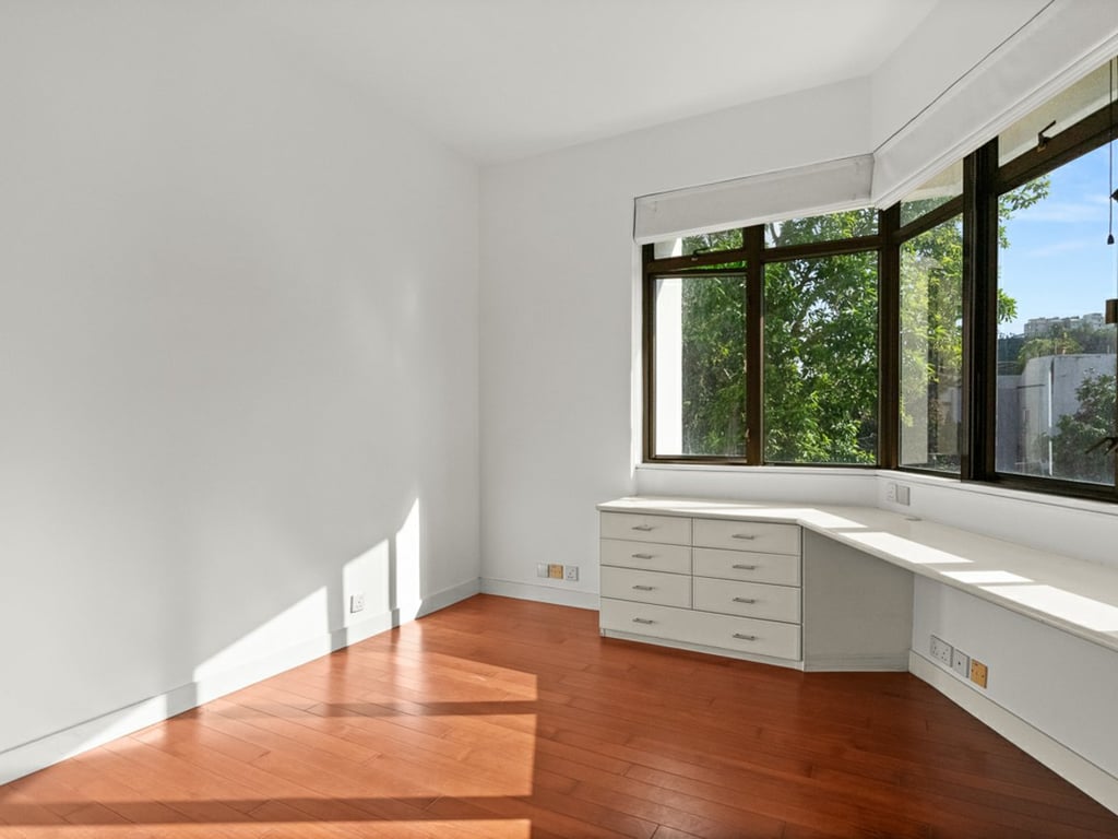 https://img.propertyraptor.com/cdn-cgi/imagedelivery/KD5bF_AFL0JDTbKLWF7z9g/ap8/ap8_001/hornet/prp/img/56b06520700bdc7173179926db6ffa2e-wtm.jpg/public