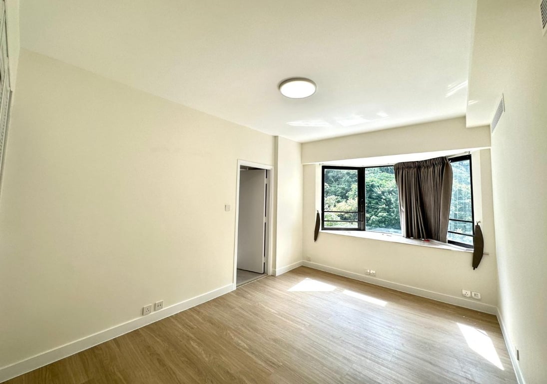 https://img.propertyraptor.com/cdn-cgi/imagedelivery/KD5bF_AFL0JDTbKLWF7z9g/ap8/ap8_001/hornet/prp/img/56bbd420ba26f3bf4499efe6eb7b6055-wtm.jpg/public