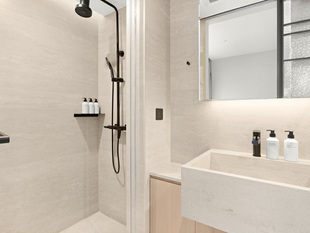 https://img.propertyraptor.com/cdn-cgi/imagedelivery/KD5bF_AFL0JDTbKLWF7z9g/ap8/ap8_001/hornet/prp/img/56c5d0da08aeffcb7743e2057c260f3a-wtm.jpg/public