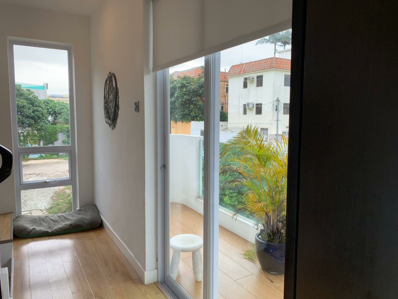 https://img.propertyraptor.com/cdn-cgi/imagedelivery/KD5bF_AFL0JDTbKLWF7z9g/ap8/ap8_001/hornet/prp/img/5711fb51975b9d164312f1dcf88047ce.jpg/public