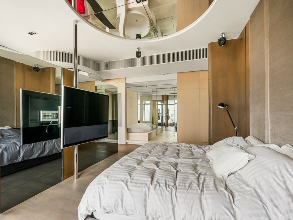 https://img.propertyraptor.com/cdn-cgi/imagedelivery/KD5bF_AFL0JDTbKLWF7z9g/ap8/ap8_001/hornet/prp/img/572c60c75c1165e6384f8ecadc47ad6e.jpg/public