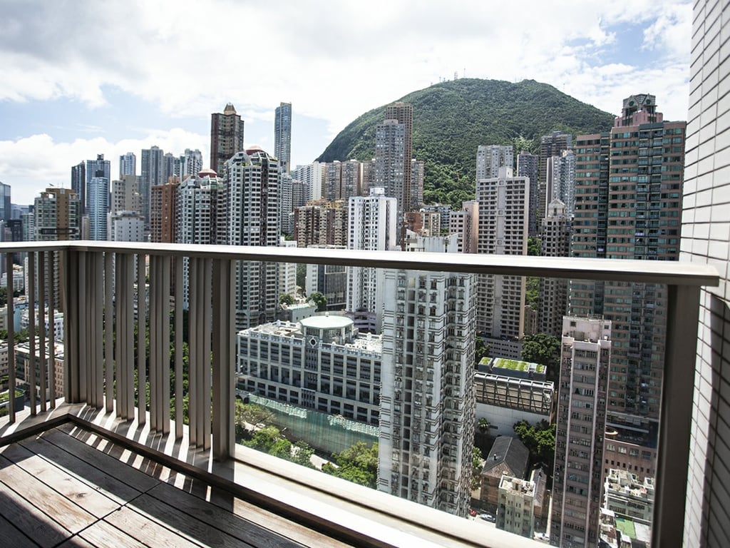 https://img.propertyraptor.com/cdn-cgi/imagedelivery/KD5bF_AFL0JDTbKLWF7z9g/ap8/ap8_001/hornet/prp/img/5738380ce3295b901181fc47fb4ed46c-wtm.jpg/public