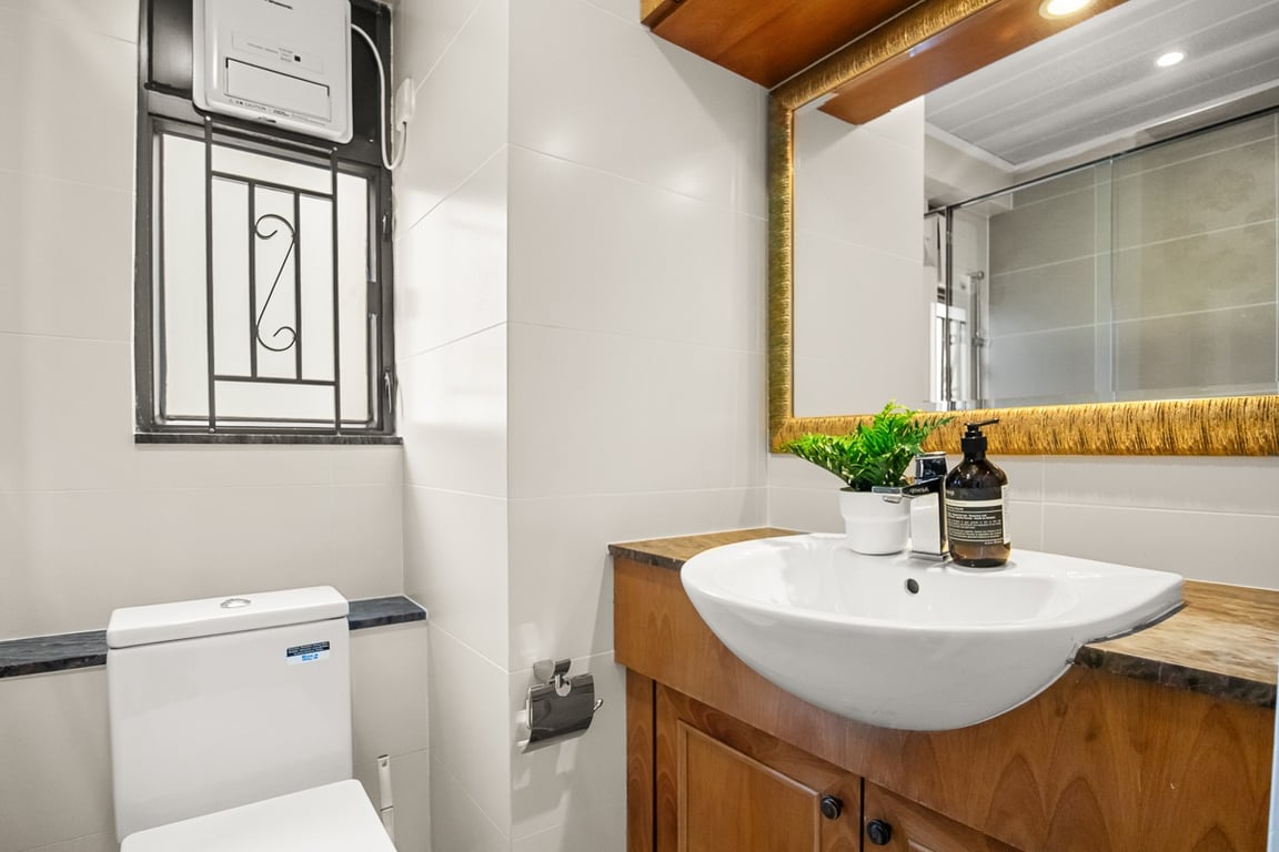 https://img.propertyraptor.com/cdn-cgi/imagedelivery/KD5bF_AFL0JDTbKLWF7z9g/ap8/ap8_001/hornet/prp/img/573f206b0a1c5c5b6a9b3a5c4bd6f28b-wtm.jpg/public