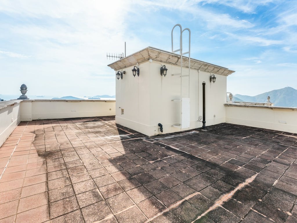 https://img.propertyraptor.com/cdn-cgi/imagedelivery/KD5bF_AFL0JDTbKLWF7z9g/ap8/ap8_001/hornet/prp/img/57a004a1ef9c3f3d4bdd12b3de411fde-wtm.jpg/public