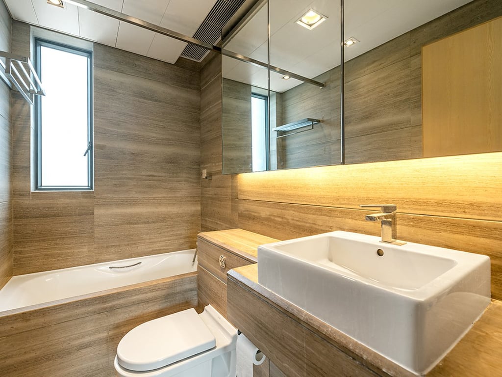 https://img.propertyraptor.com/cdn-cgi/imagedelivery/KD5bF_AFL0JDTbKLWF7z9g/ap8/ap8_001/hornet/prp/img/57b1b7cb30551289477529d719031c6b.jpg/public