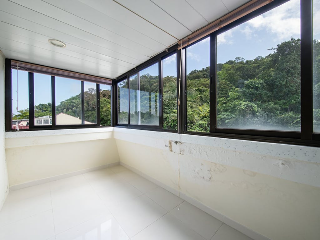 https://img.propertyraptor.com/cdn-cgi/imagedelivery/KD5bF_AFL0JDTbKLWF7z9g/ap8/ap8_001/hornet/prp/img/57cf280692de9db05655cebbe85d8092.jpg/public