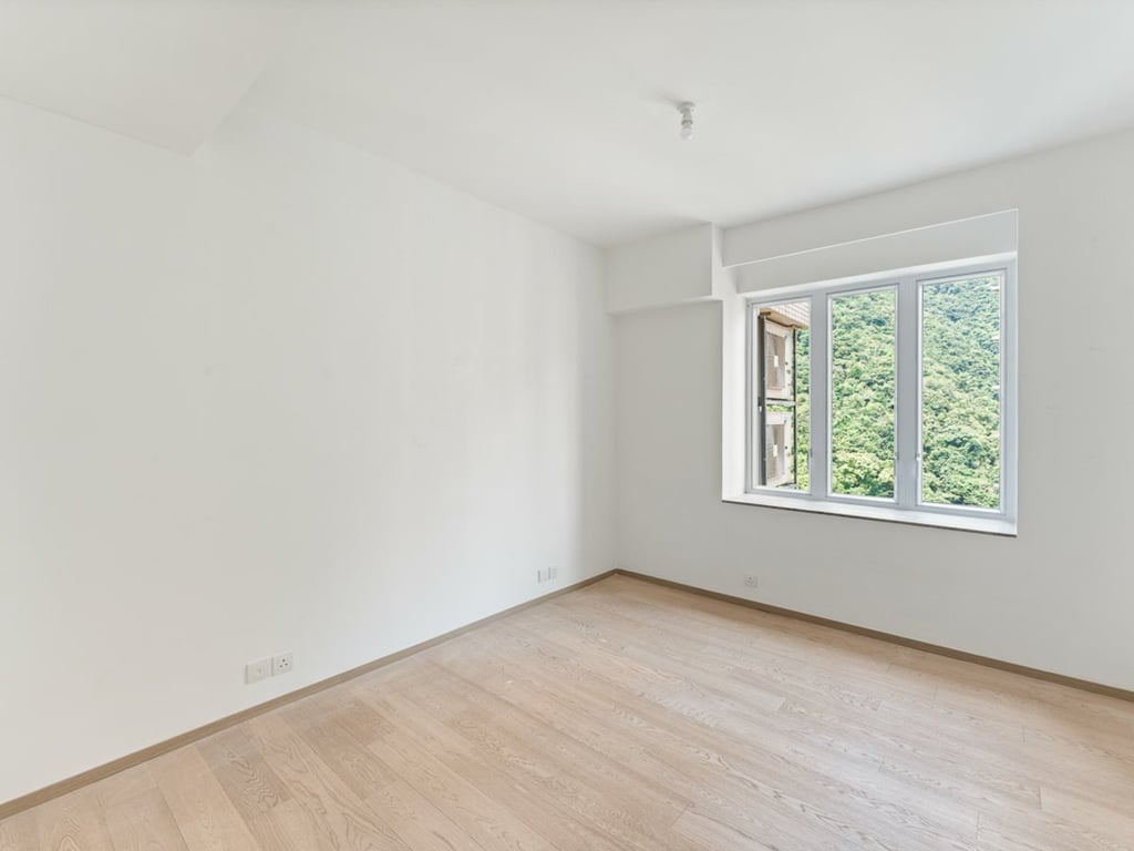 https://img.propertyraptor.com/cdn-cgi/imagedelivery/KD5bF_AFL0JDTbKLWF7z9g/ap8/ap8_001/hornet/prp/img/57d5c69a48d034a19e8674324a2750f0.jpg/public