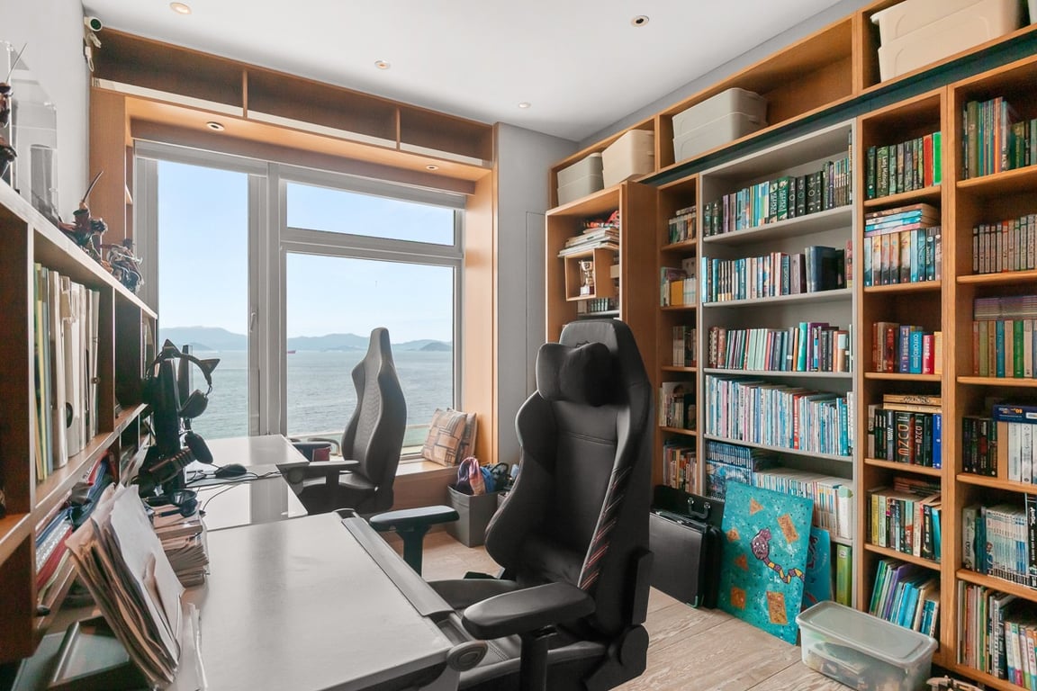 https://img.propertyraptor.com/cdn-cgi/imagedelivery/KD5bF_AFL0JDTbKLWF7z9g/ap8/ap8_001/hornet/prp/img/57dbdc1121e9dda1085f73dc6c4834fb-wtm.jpg/public