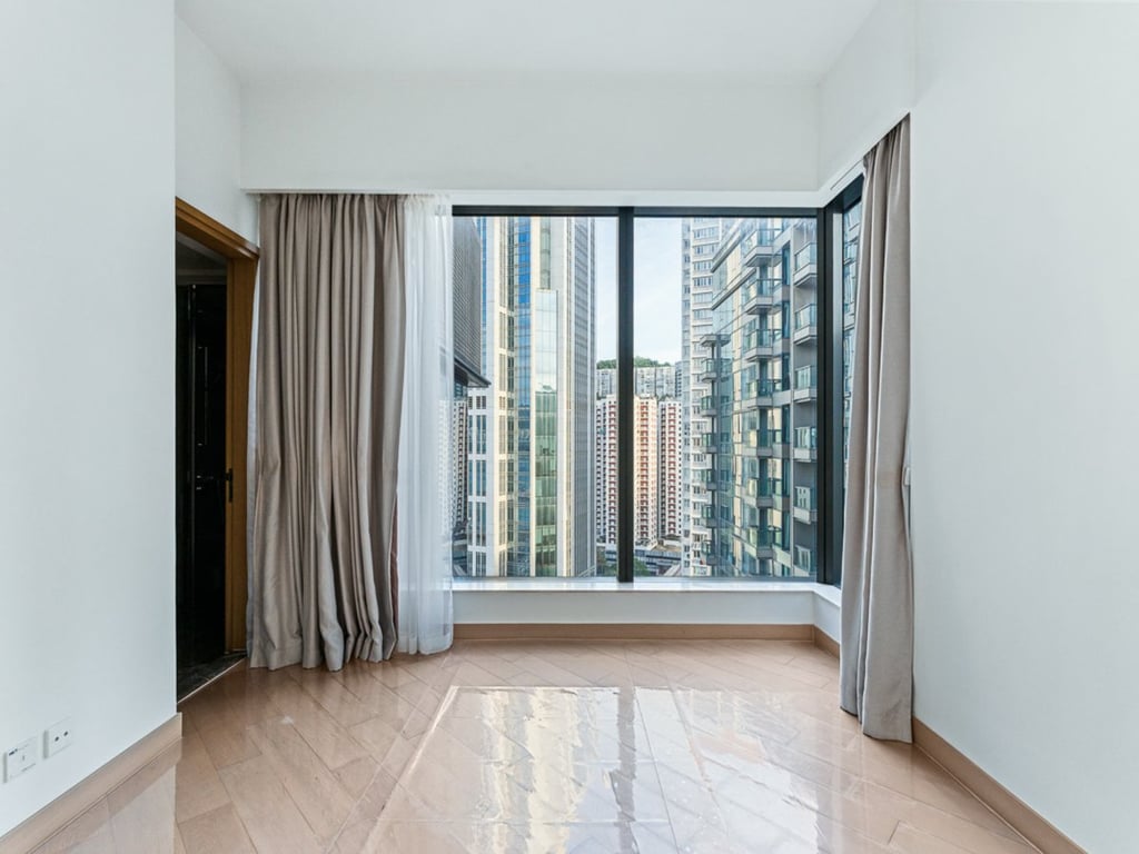 https://img.propertyraptor.com/cdn-cgi/imagedelivery/KD5bF_AFL0JDTbKLWF7z9g/ap8/ap8_001/hornet/prp/img/57e8c9316f1022ebab08225e2b1f0973-wtm.jpg/public