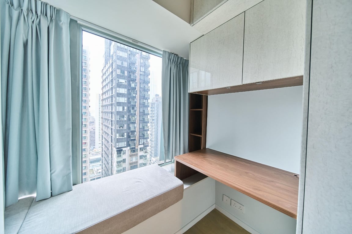 https://img.propertyraptor.com/cdn-cgi/imagedelivery/KD5bF_AFL0JDTbKLWF7z9g/ap8/ap8_001/hornet/prp/img/583b9fb56fc91543d9dcd8a07c542562-wtm.jpg/public