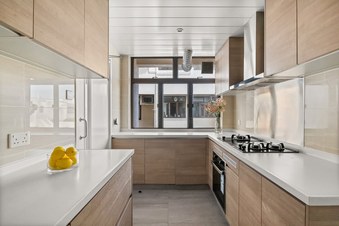 https://img.propertyraptor.com/cdn-cgi/imagedelivery/KD5bF_AFL0JDTbKLWF7z9g/ap8/ap8_001/hornet/prp/img/5858aed0fdb8e11b6cca2426641fa93b-wtm.jpg/public