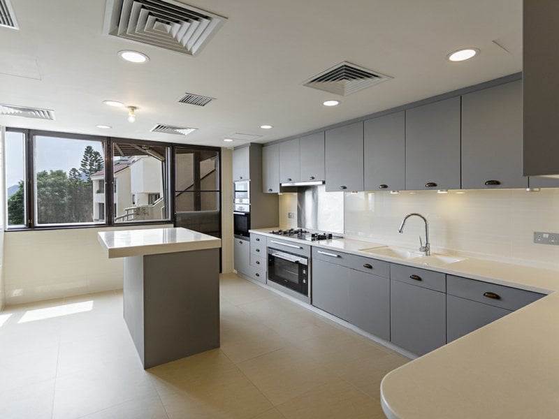 https://img.propertyraptor.com/cdn-cgi/imagedelivery/KD5bF_AFL0JDTbKLWF7z9g/ap8/ap8_001/hornet/prp/img/5866dc2d1e2fa080fbf8803dca19b7d6.jpg/public