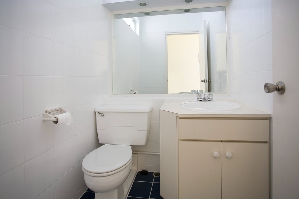 https://img.propertyraptor.com/cdn-cgi/imagedelivery/KD5bF_AFL0JDTbKLWF7z9g/ap8/ap8_001/hornet/prp/img/588f6d845fd5170b00096d80ecfa6a9a-wtm.jpg/public