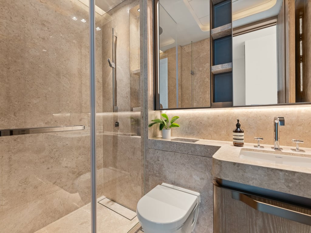 https://img.propertyraptor.com/cdn-cgi/imagedelivery/KD5bF_AFL0JDTbKLWF7z9g/ap8/ap8_001/hornet/prp/img/58c933c35dc4b397e0edee1f4a56f399.jpg/public