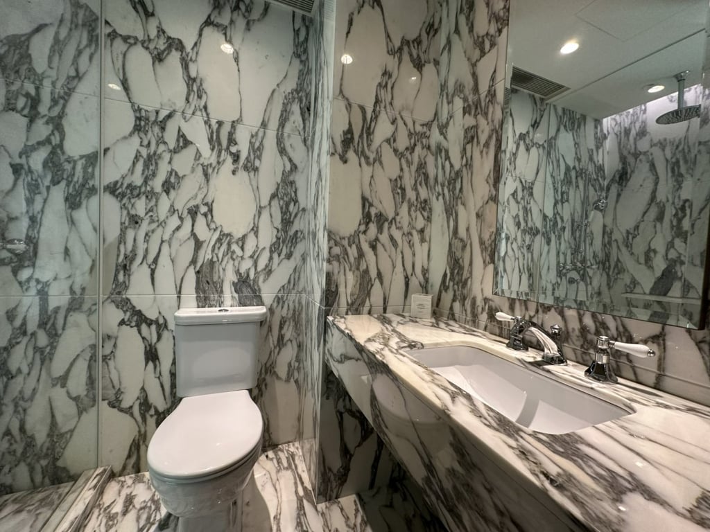 https://img.propertyraptor.com/cdn-cgi/imagedelivery/KD5bF_AFL0JDTbKLWF7z9g/ap8/ap8_001/hornet/prp/img/58cf115a1e9c91bef1fe9816060c2e28.jpg/public