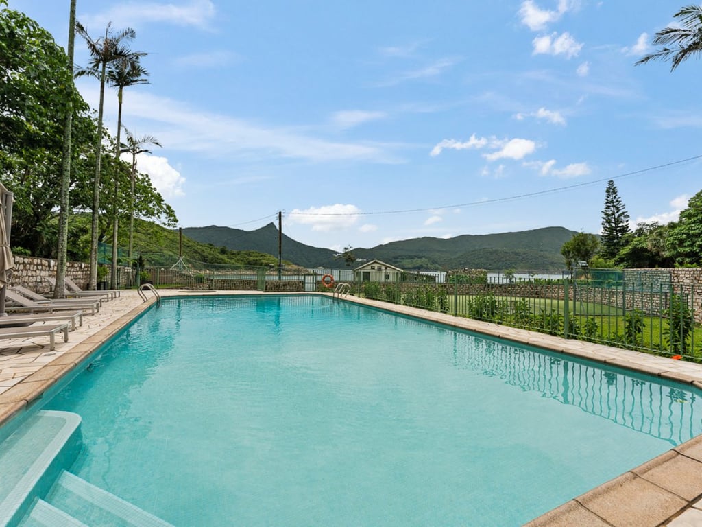 https://img.propertyraptor.com/cdn-cgi/imagedelivery/KD5bF_AFL0JDTbKLWF7z9g/ap8/ap8_001/hornet/prp/img/58d74c9c4ae51a64523ddb753cbe63d2-wtm.jpg/public