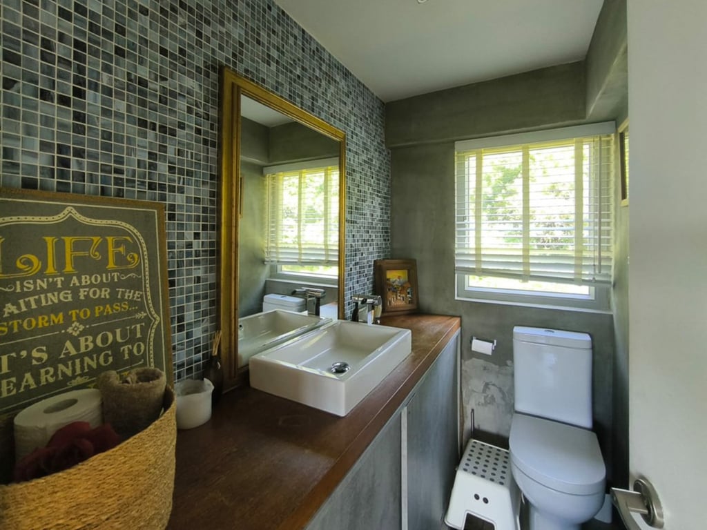 https://img.propertyraptor.com/cdn-cgi/imagedelivery/KD5bF_AFL0JDTbKLWF7z9g/ap8/ap8_001/hornet/prp/img/58f6e4a511fd460edbeede8ef168bc18.jpg/public