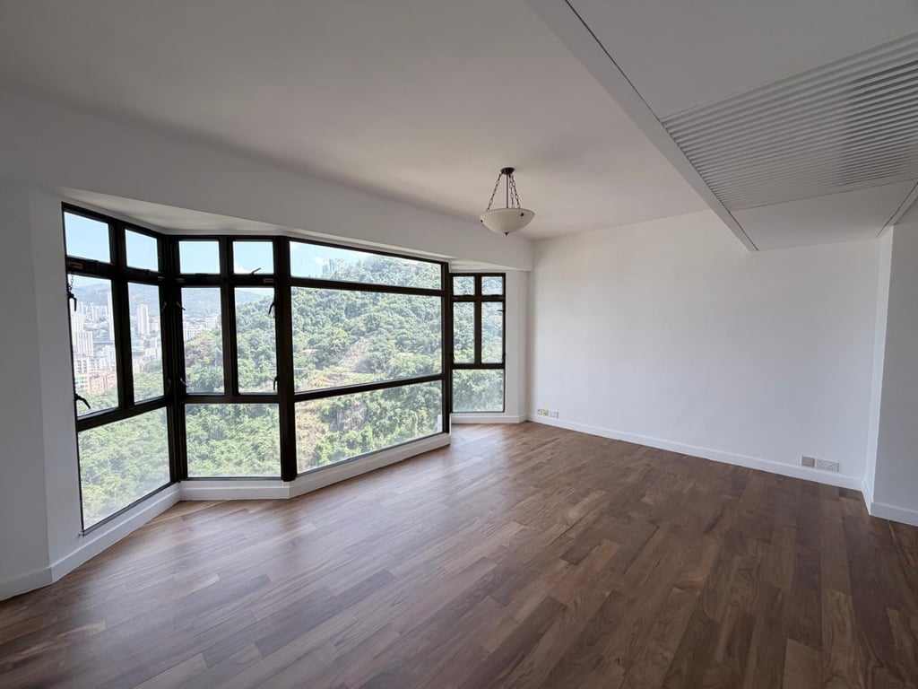https://img.propertyraptor.com/cdn-cgi/imagedelivery/KD5bF_AFL0JDTbKLWF7z9g/ap8/ap8_001/hornet/prp/img/599c92e23eaf2e40734bfd8a874f1f62-wtm.jpg/public