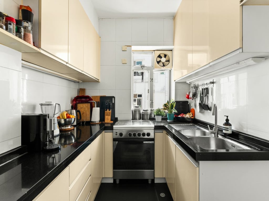 https://img.propertyraptor.com/cdn-cgi/imagedelivery/KD5bF_AFL0JDTbKLWF7z9g/ap8/ap8_001/hornet/prp/img/59da78b534d2ec0e924b9d393baaccf4-wtm.jpg/public