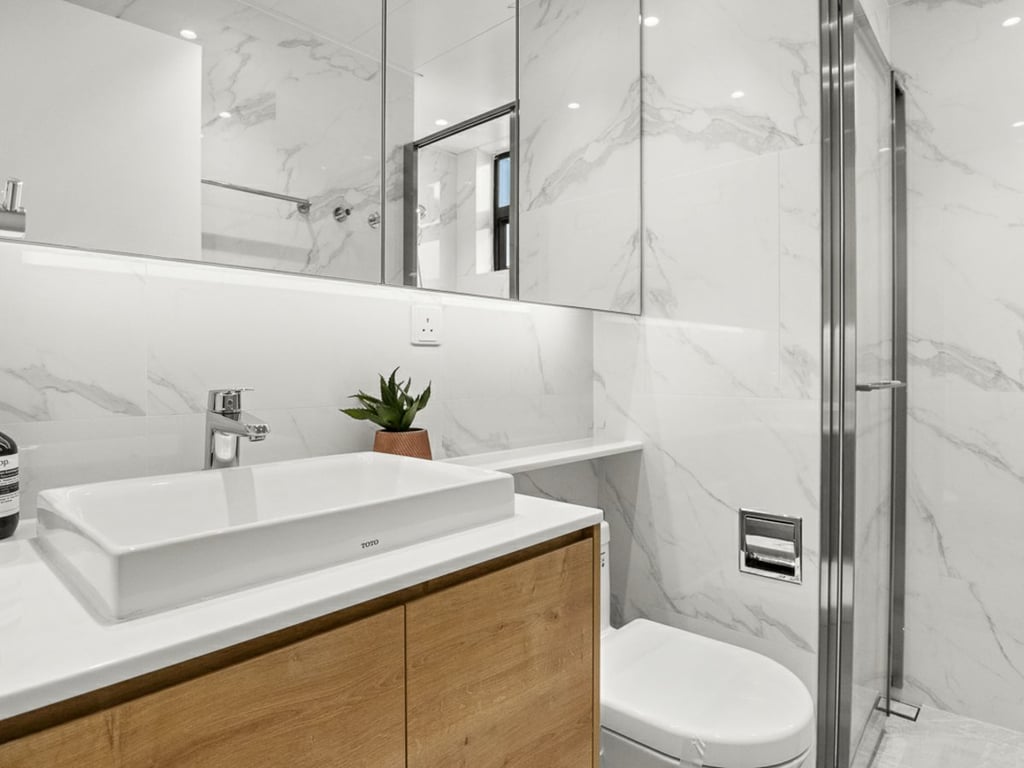 https://img.propertyraptor.com/cdn-cgi/imagedelivery/KD5bF_AFL0JDTbKLWF7z9g/ap8/ap8_001/hornet/prp/img/5a1ae779896afcd1bc0e565ab2411f3c-wtm.jpg/public
