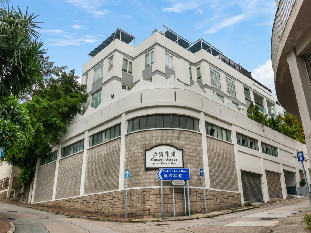 https://img.propertyraptor.com/cdn-cgi/imagedelivery/KD5bF_AFL0JDTbKLWF7z9g/ap8/ap8_001/hornet/prp/img/5a27cc9e5dac4ccd772bf8b8f2f5b53b-wtm.jpg/public
