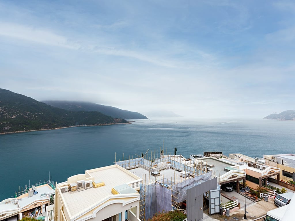 Redhill Peninsula - Palm Drive