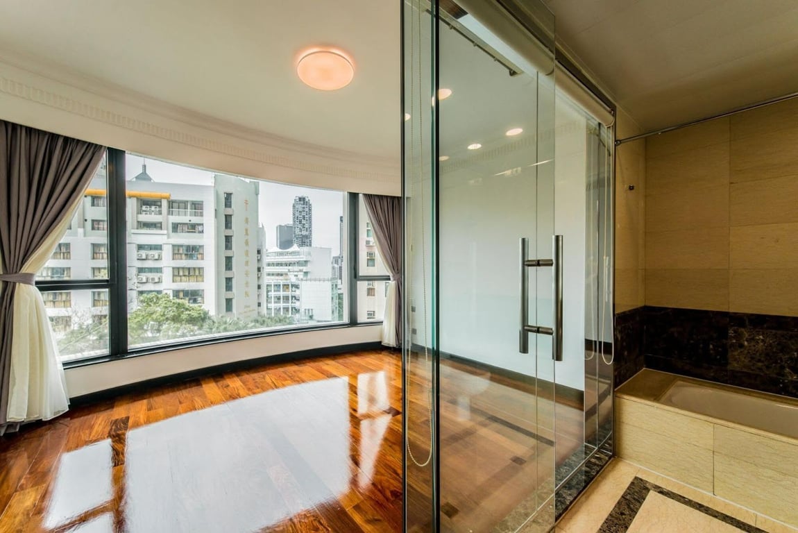 https://img.propertyraptor.com/cdn-cgi/imagedelivery/KD5bF_AFL0JDTbKLWF7z9g/ap8/ap8_001/hornet/prp/img/5a470fd26401a6d89f4238904f70d1dd-wtm.jpg/public
