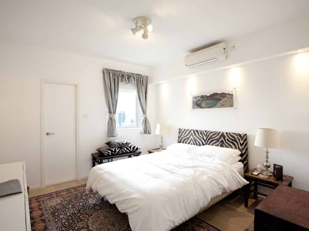 https://img.propertyraptor.com/cdn-cgi/imagedelivery/KD5bF_AFL0JDTbKLWF7z9g/ap8/ap8_001/hornet/prp/img/5a69a7beff4ec0b861cebde2a560e6a0.jpg/public