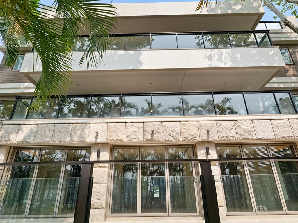 https://img.propertyraptor.com/cdn-cgi/imagedelivery/KD5bF_AFL0JDTbKLWF7z9g/ap8/ap8_001/hornet/prp/img/5ab96873f3ad04e069ed4f0841b0aa75.jpg/public
