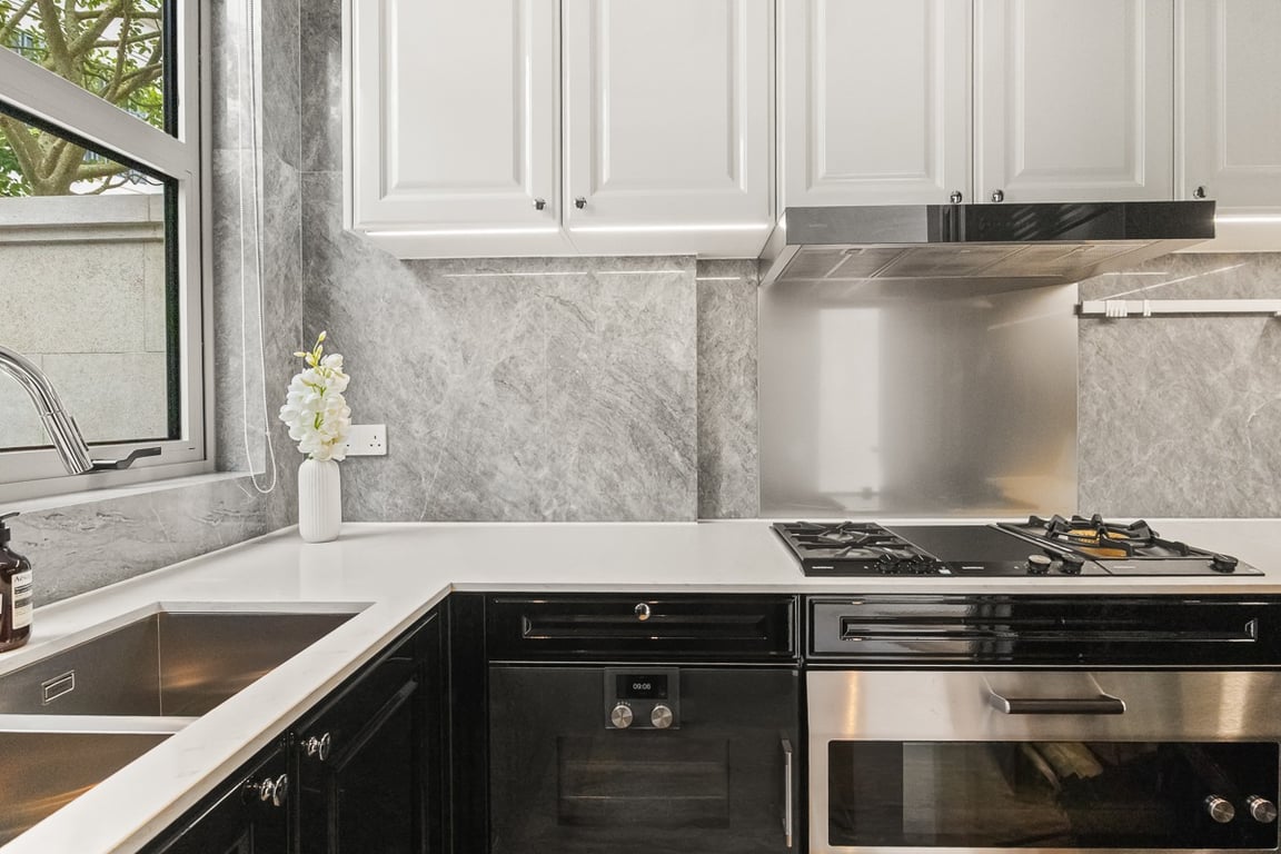 https://img.propertyraptor.com/cdn-cgi/imagedelivery/KD5bF_AFL0JDTbKLWF7z9g/ap8/ap8_001/hornet/prp/img/5ae03e29f0160a6d3ddd671b2cc27030-wtm.jpg/public