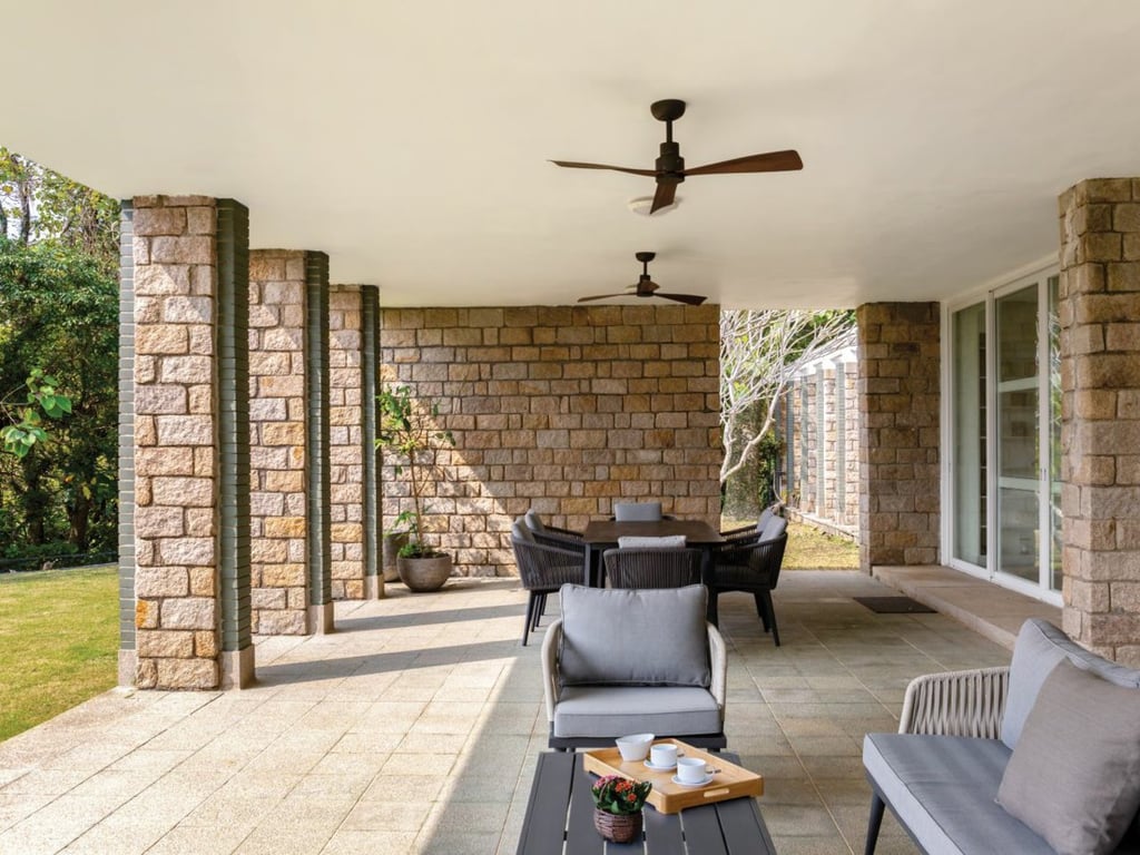 https://img.propertyraptor.com/cdn-cgi/imagedelivery/KD5bF_AFL0JDTbKLWF7z9g/ap8/ap8_001/hornet/prp/img/5ae4cf019495e7df72bb34a93a7aa29d.jpg/public
