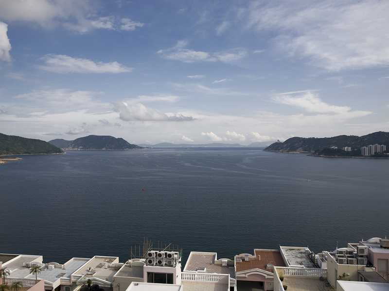 Redhill Peninsula - Palm Drive