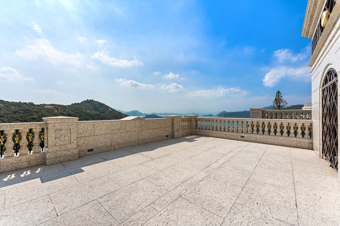 https://img.propertyraptor.com/cdn-cgi/imagedelivery/KD5bF_AFL0JDTbKLWF7z9g/ap8/ap8_001/hornet/prp/img/5af153bd60e7b6aeacfb2d36b2a743b7-wtm.jpg/public