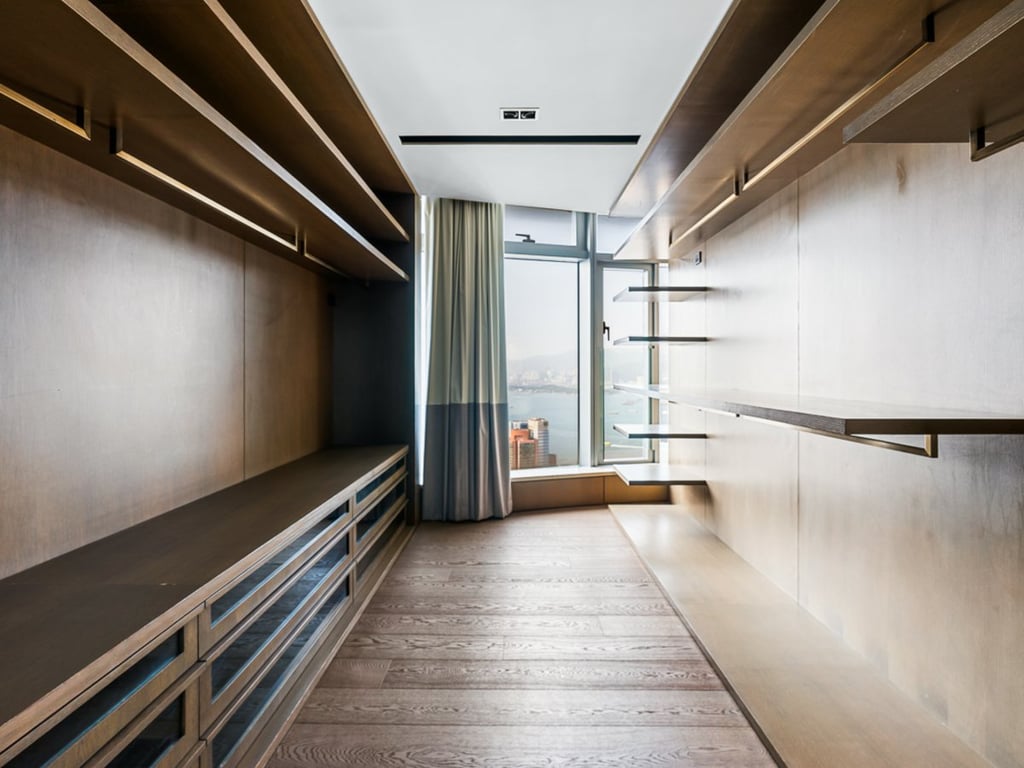 https://img.propertyraptor.com/cdn-cgi/imagedelivery/KD5bF_AFL0JDTbKLWF7z9g/ap8/ap8_001/hornet/prp/img/5b08d3b193e9fa8325515b4869af9eca.jpg/public