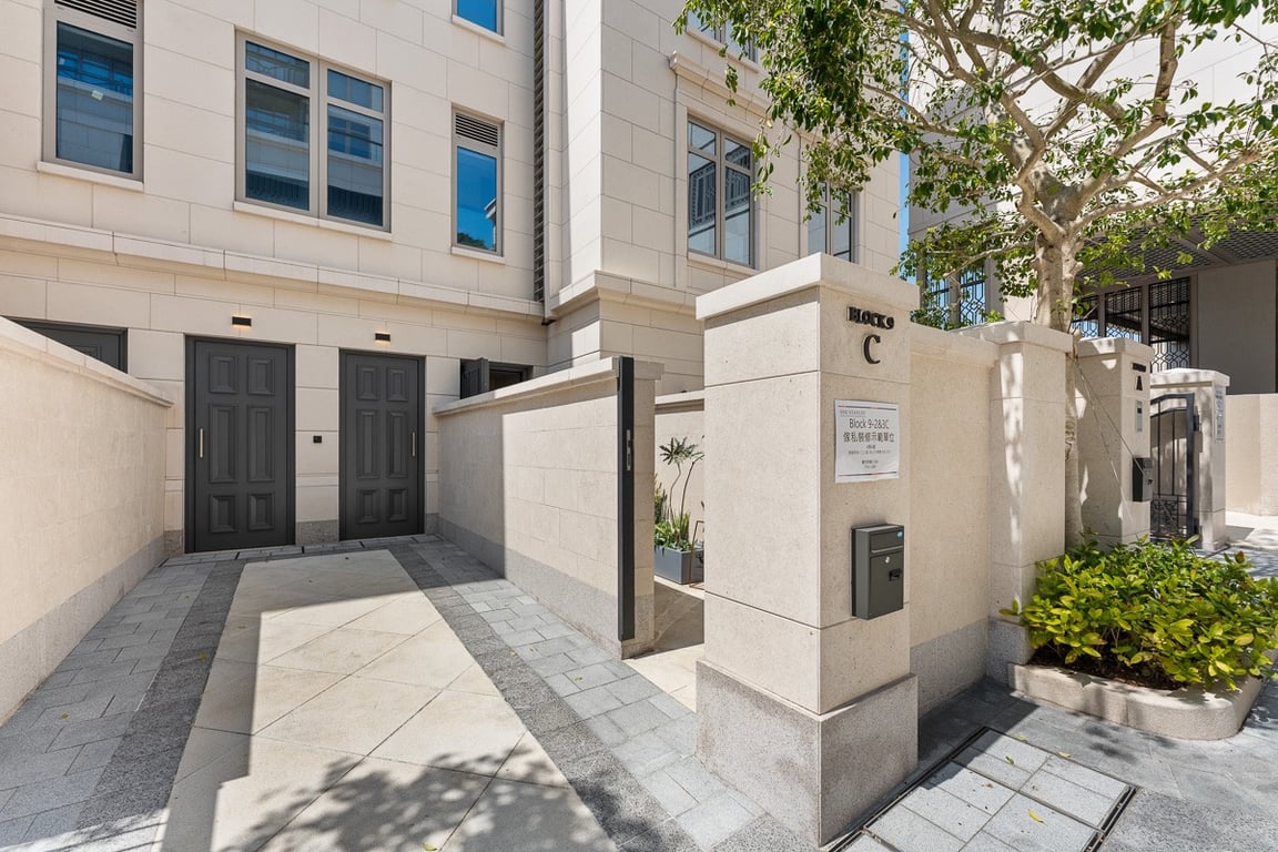 https://img.propertyraptor.com/cdn-cgi/imagedelivery/KD5bF_AFL0JDTbKLWF7z9g/ap8/ap8_001/hornet/prp/img/5b646d175513fa37f563673c030193ed-wtm.jpg/public