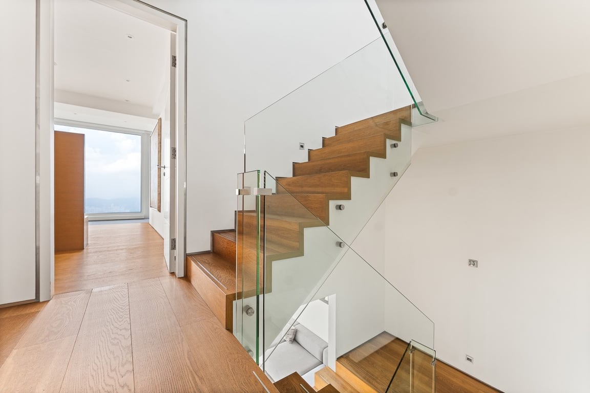 https://img.propertyraptor.com/cdn-cgi/imagedelivery/KD5bF_AFL0JDTbKLWF7z9g/ap8/ap8_001/hornet/prp/img/5c0eb587ef8e573a64bee1019037d979-wtm.jpg/public