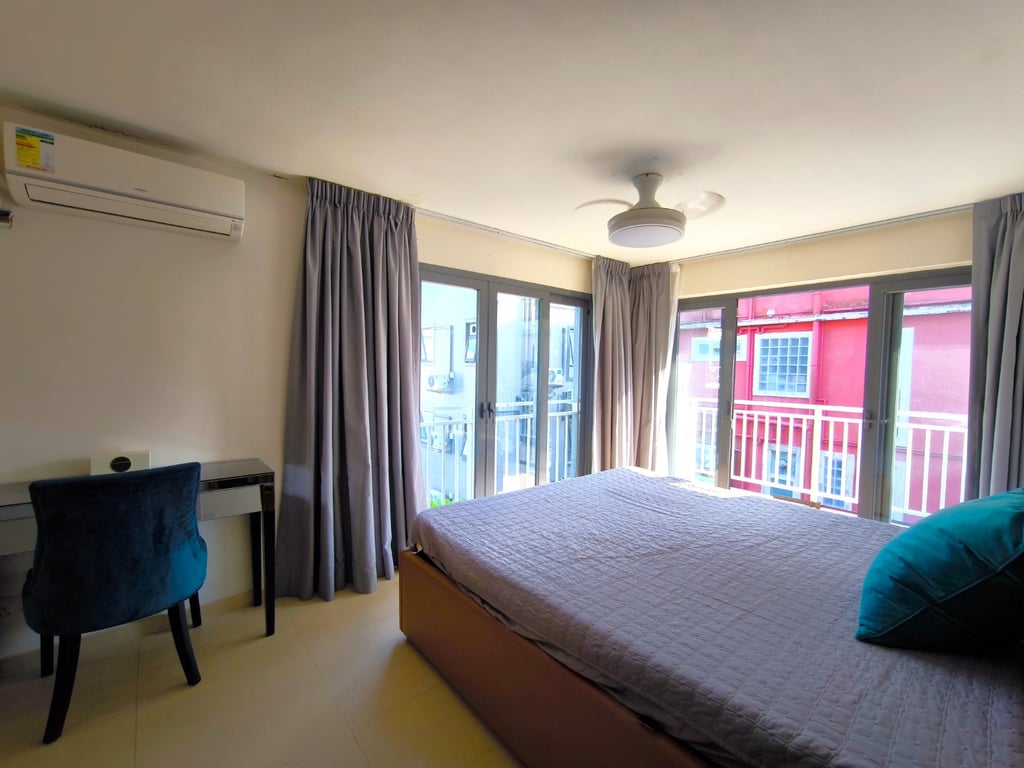 https://img.propertyraptor.com/cdn-cgi/imagedelivery/KD5bF_AFL0JDTbKLWF7z9g/ap8/ap8_001/hornet/prp/img/5c848f0f0d5eefb99878126979330215-wtm.jpg/public