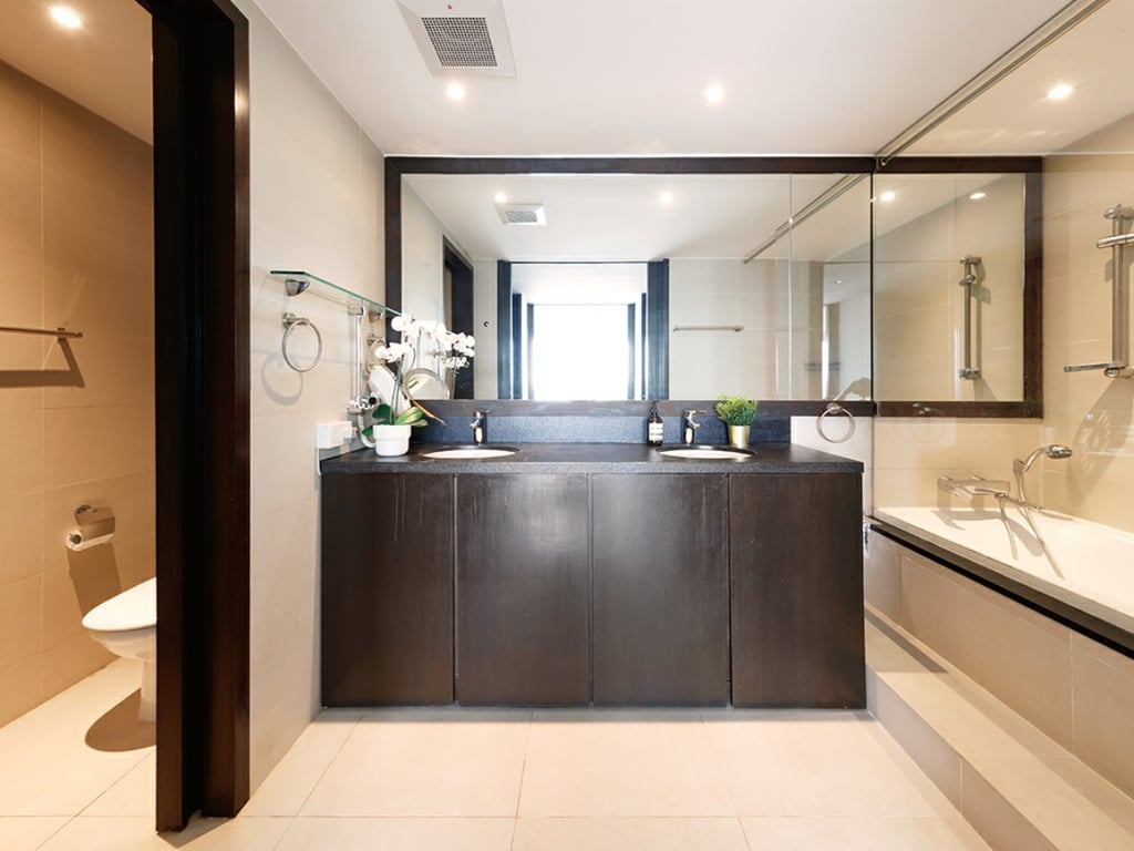 https://img.propertyraptor.com/cdn-cgi/imagedelivery/KD5bF_AFL0JDTbKLWF7z9g/ap8/ap8_001/hornet/prp/img/5cb492634fd7c0cf9539d559919acbed.jpg/public