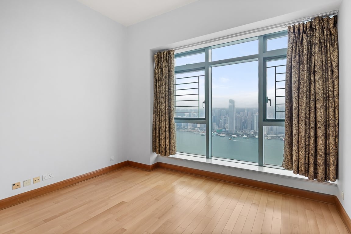 https://img.propertyraptor.com/cdn-cgi/imagedelivery/KD5bF_AFL0JDTbKLWF7z9g/ap8/ap8_001/hornet/prp/img/5cbb6e1d371ccfa0f8d23f31ca60c78e-wtm.jpg/public