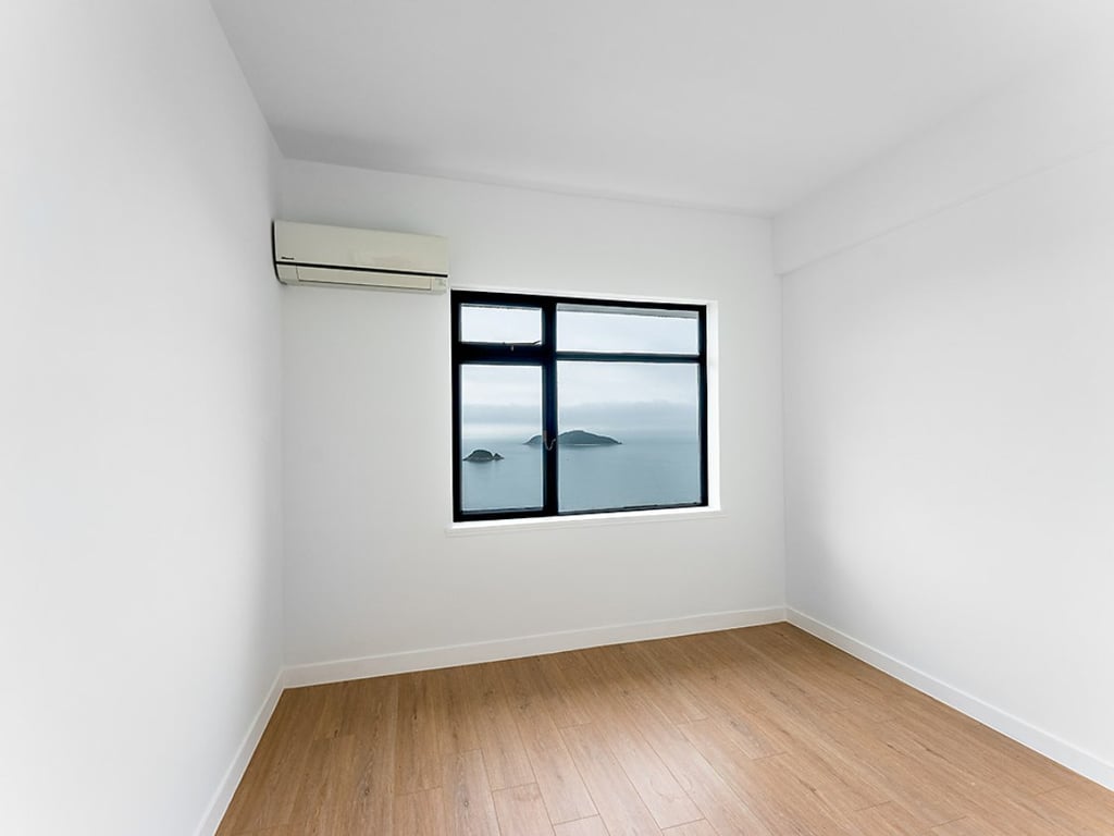 https://img.propertyraptor.com/cdn-cgi/imagedelivery/KD5bF_AFL0JDTbKLWF7z9g/ap8/ap8_001/hornet/prp/img/5cc16eccdabde2aa3f6fc8874c9c7337.jpg/public