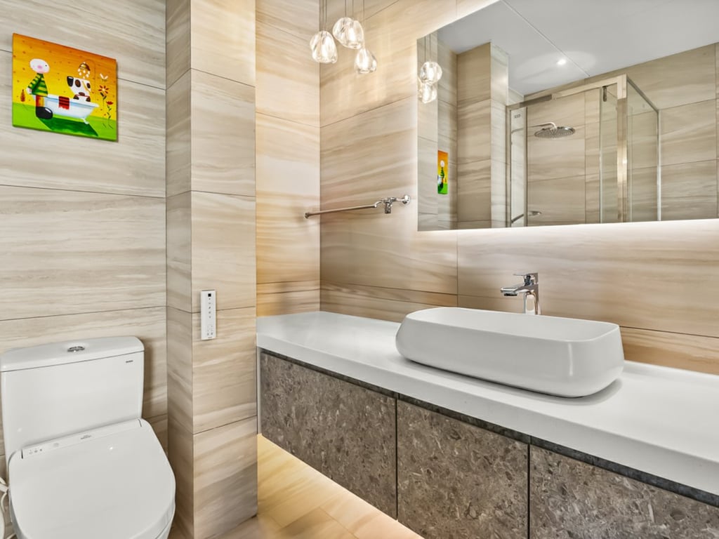 https://img.propertyraptor.com/cdn-cgi/imagedelivery/KD5bF_AFL0JDTbKLWF7z9g/ap8/ap8_001/hornet/prp/img/5cc3692bfc50c095148e634d9f290f58-wtm.jpg/public